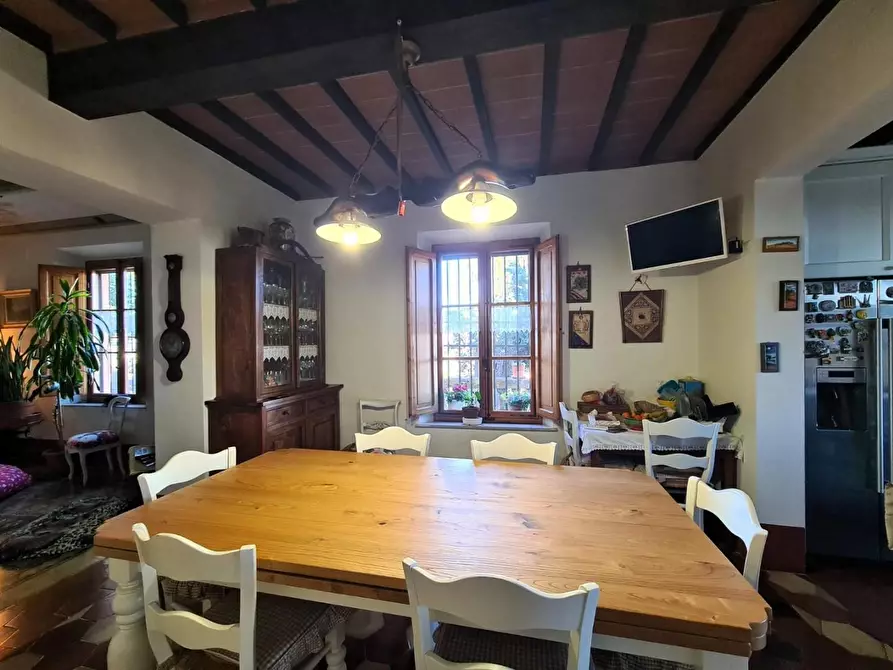 Immagine 17 di Villa in vendita  a Siena