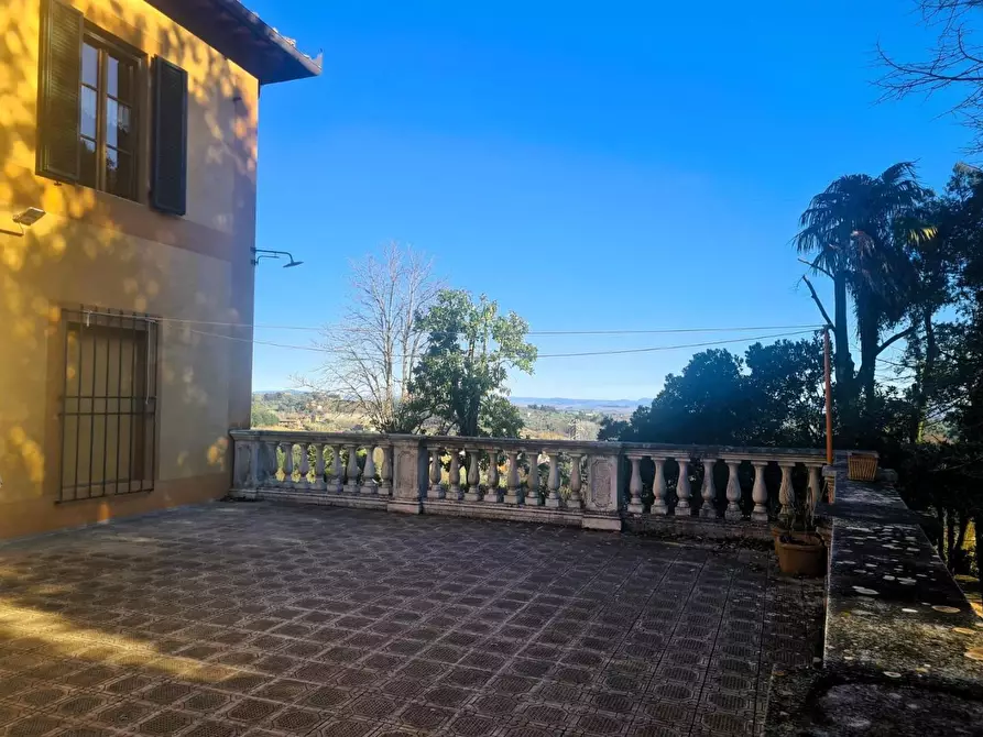 Immagine 26 di Villa in vendita  a Siena