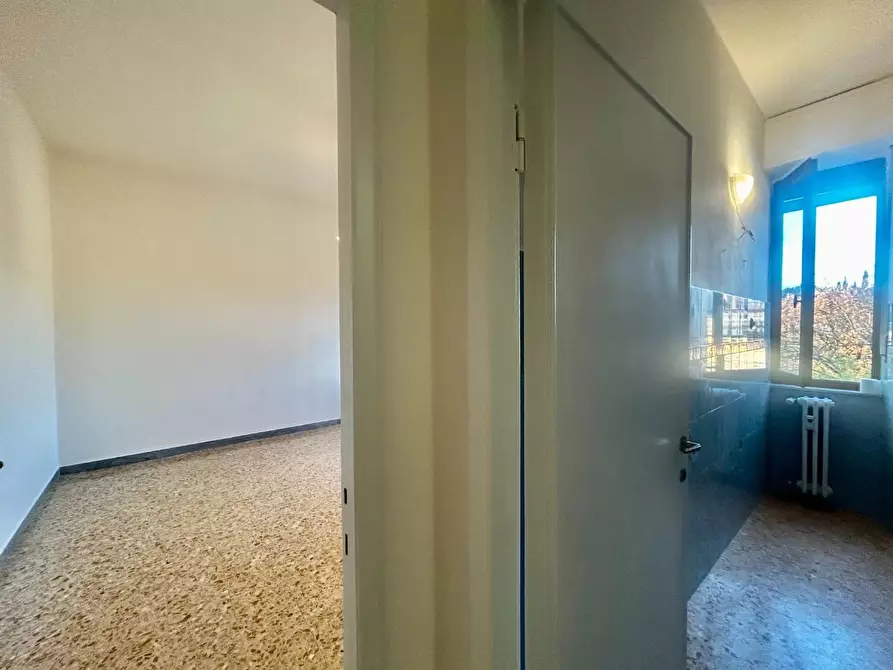 Immagine 15 di Appartamento in vendita  a Siena