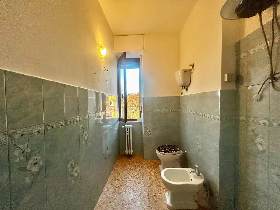 Immagine 6 di Appartamento in vendita  a Siena