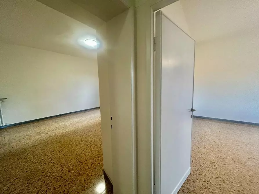 Immagine 14 di Appartamento in vendita  a Siena