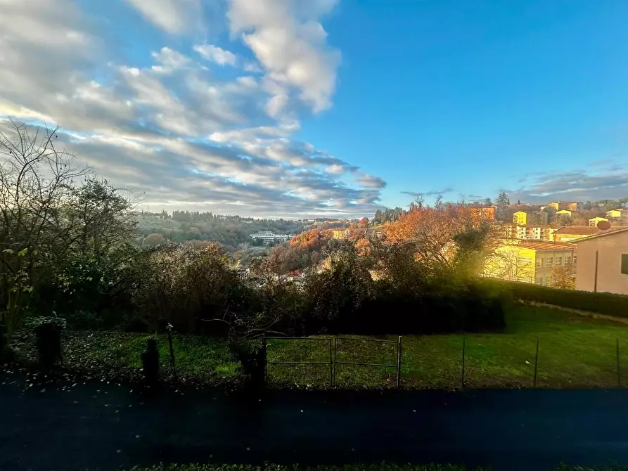 Immagine 4 di Appartamento in vendita  a Siena