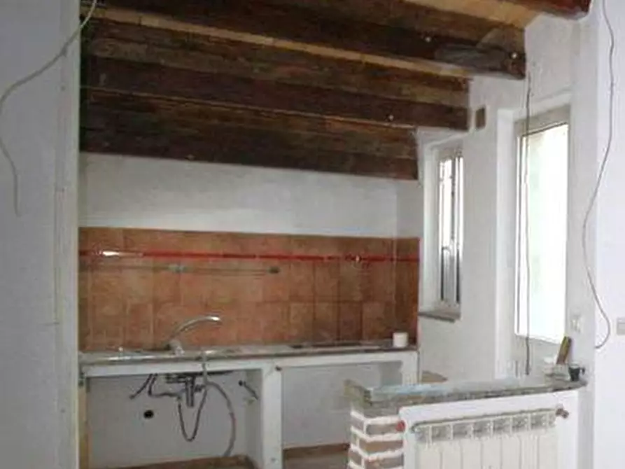 Immagine 2 di Appartamento in vendita  a Pisa