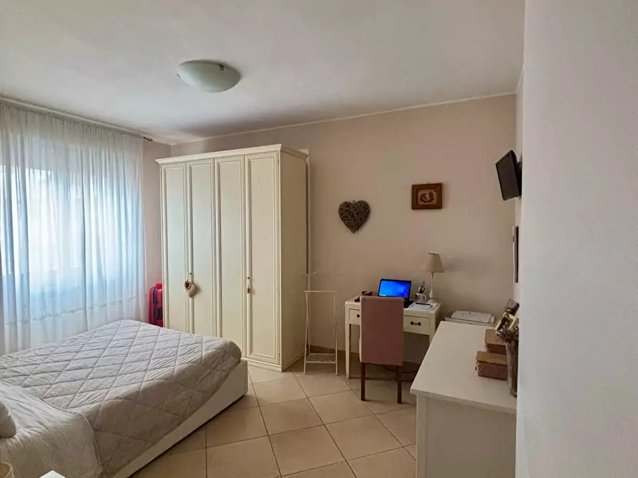 Immagine 10 di Appartamento in vendita  a Carrara