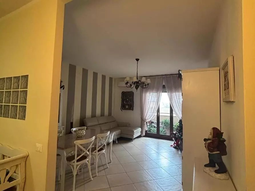 Immagine 2 di Appartamento in vendita  a Carrara