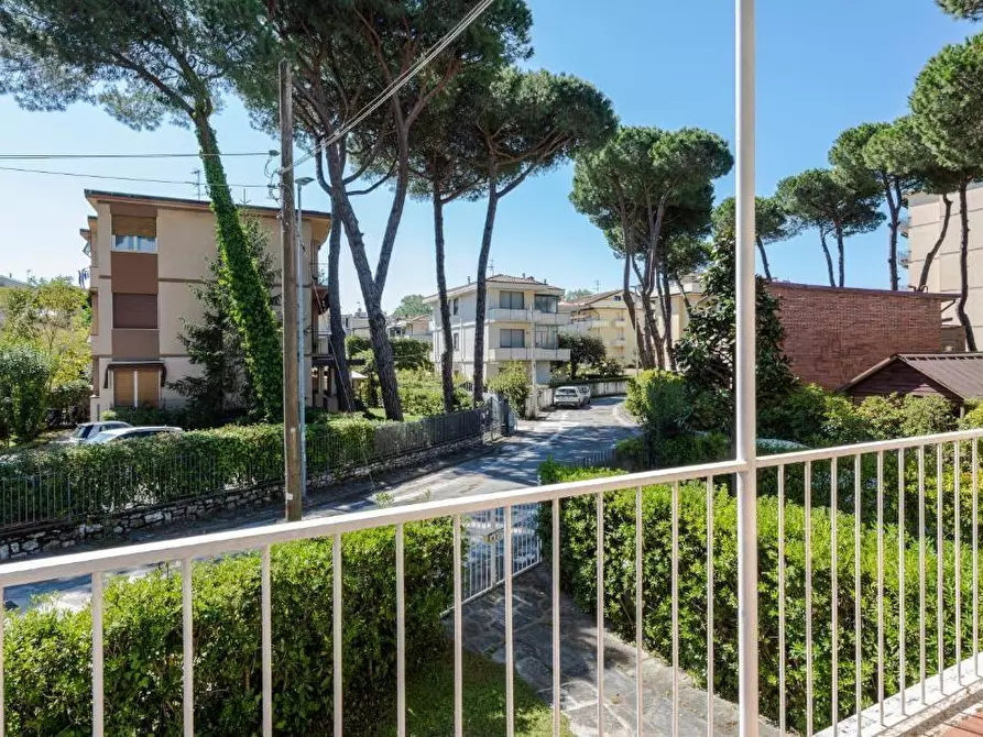 Immagine 27 di Appartamento in affitto  a Viareggio