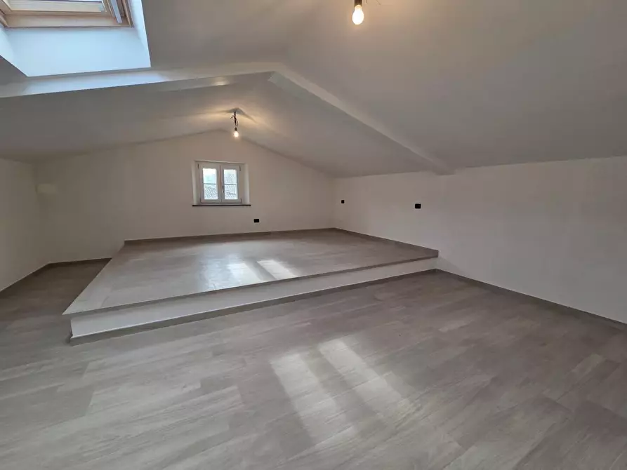 Immagine 5 di Villa in vendita  a Capannori