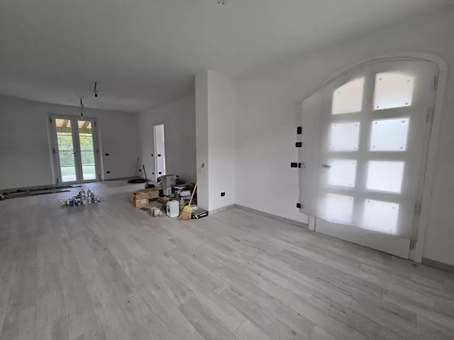 Immagine 36 di Villa in vendita  a Capannori