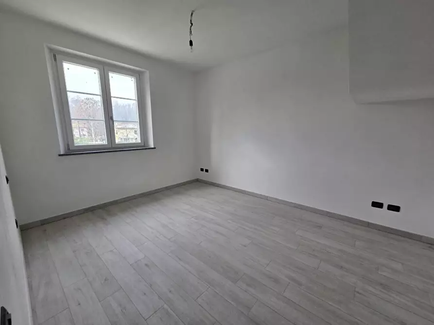 Immagine 16 di Villa in vendita  a Capannori