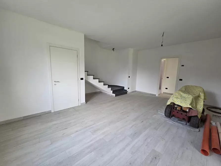 Immagine 43 di Villa in vendita  a Capannori