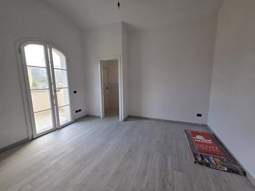 Immagine 21 di Villa in vendita  a Capannori