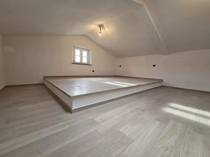 Immagine 3 di Villa in vendita  a Capannori