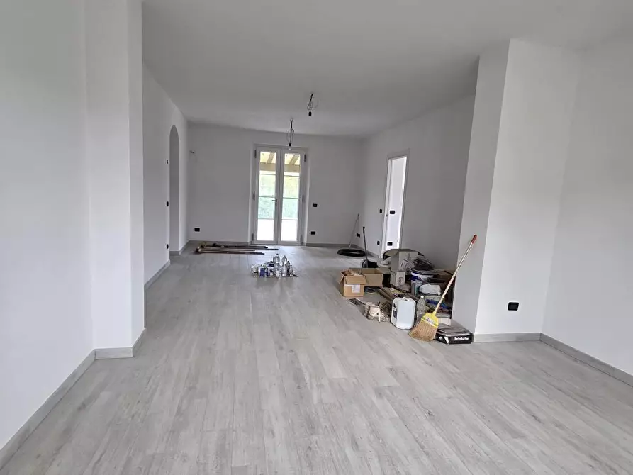 Immagine 37 di Villa in vendita  a Capannori