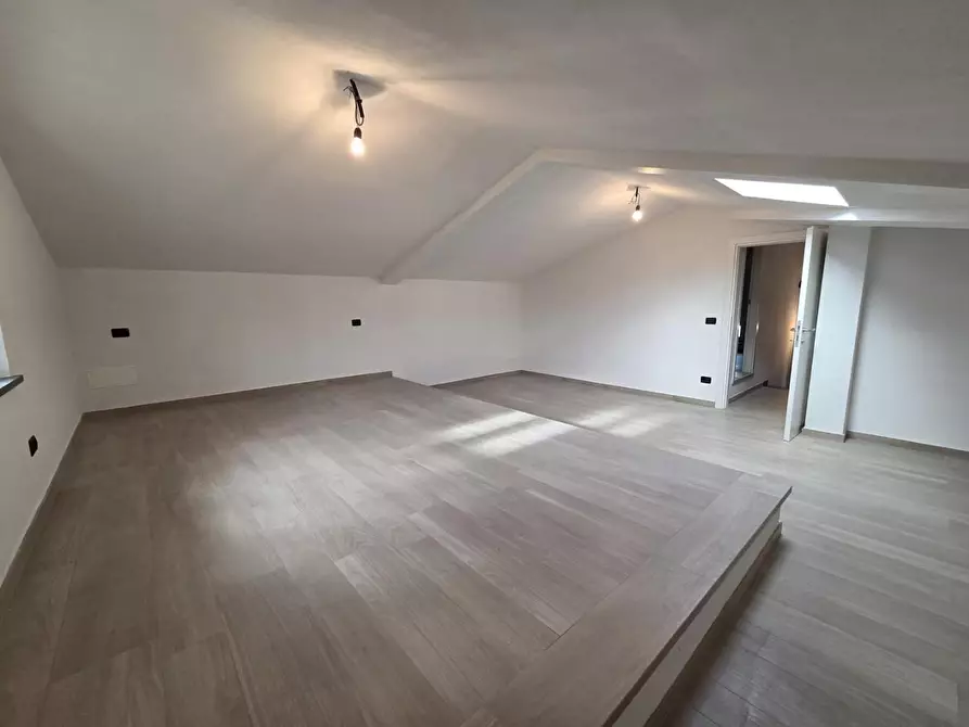 Immagine 4 di Villa in vendita  a Capannori