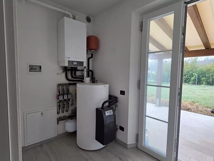 Immagine 52 di Villa in vendita  a Capannori