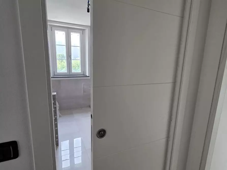 Immagine 13 di Villa in vendita  a Capannori