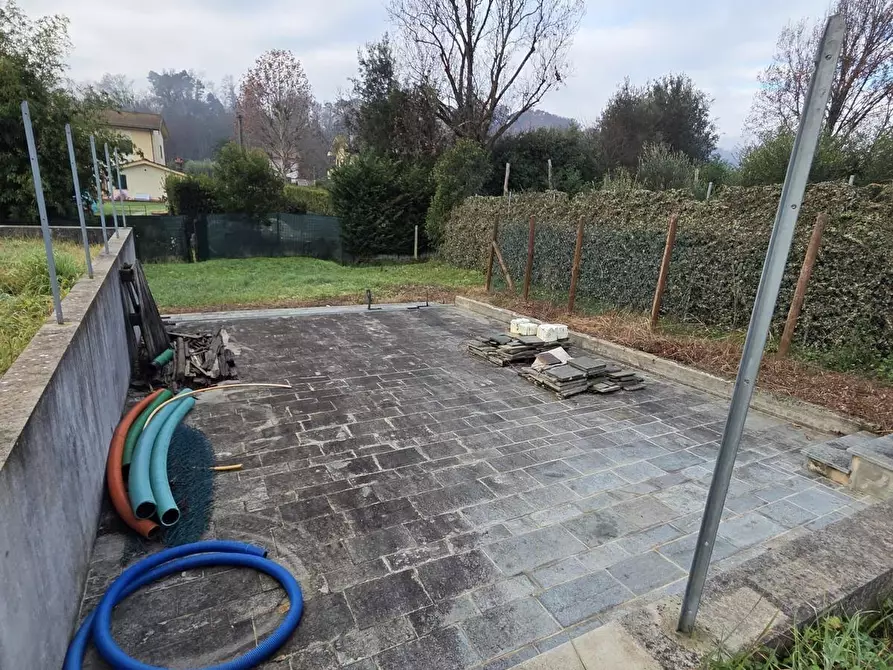 Immagine 28 di Villa in vendita  a Capannori