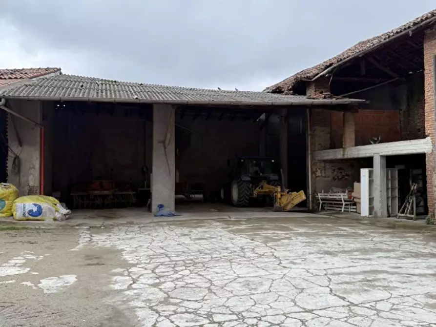 Immagine 1 di Garage in vendita  a Gambolo'