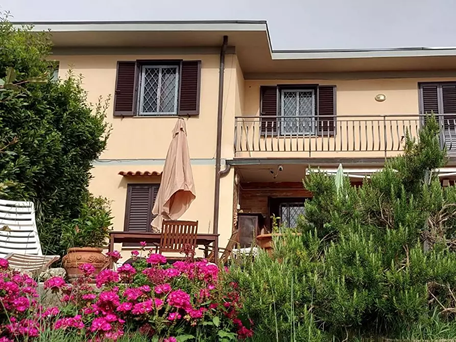 Immagine 3 di Appartamento in vendita  a Livorno