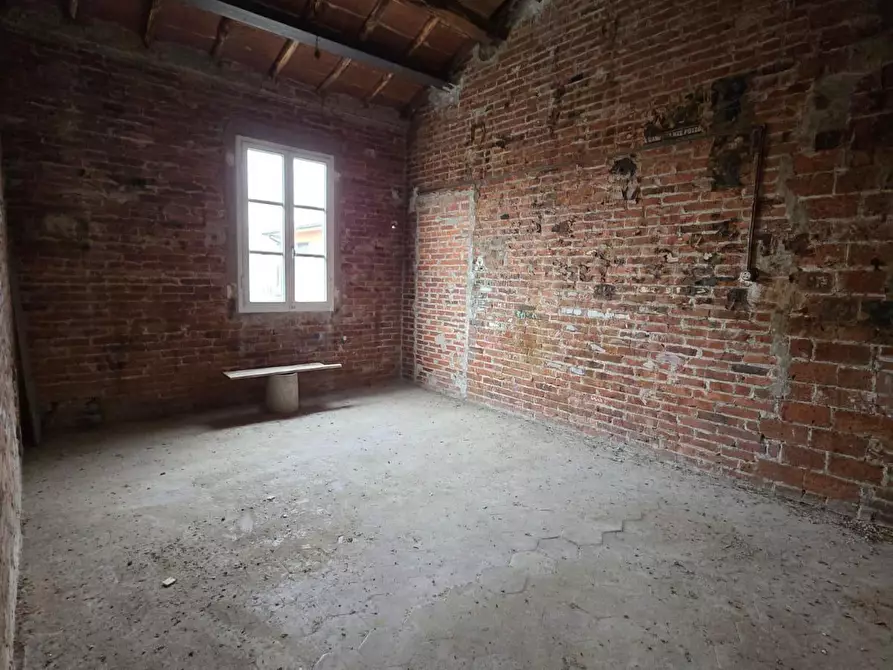 Immagine 31 di Attività artigianale in vendita  a Capannori