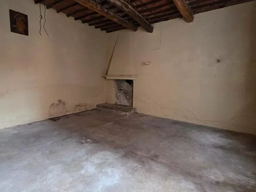 Immagine 13 di Attività artigianale in vendita  a Capannori