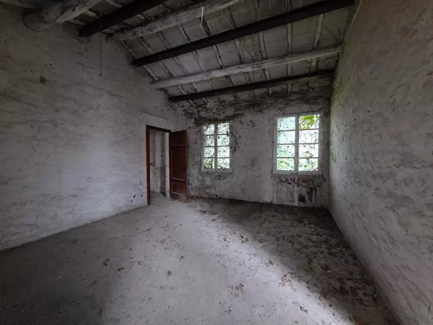 Immagine 21 di Attività artigianale in vendita  a Capannori