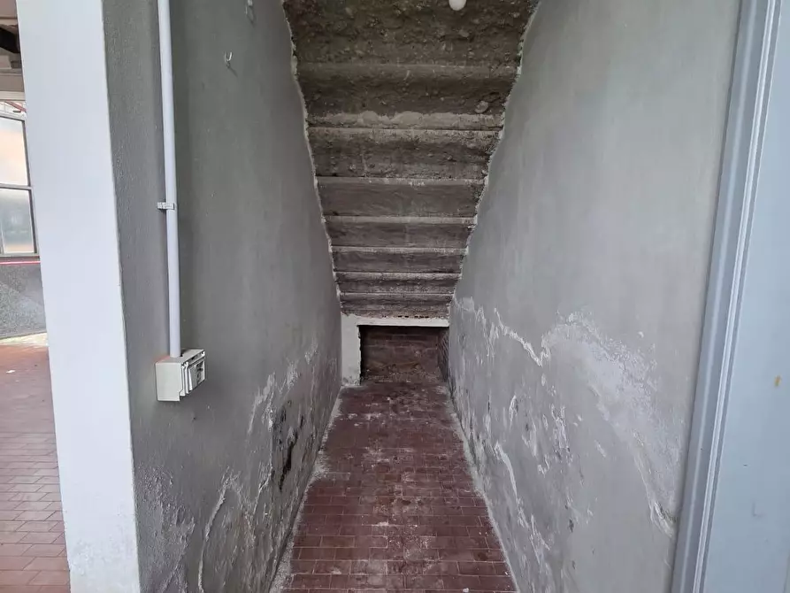 Immagine 25 di Attività artigianale in vendita  a Capannori