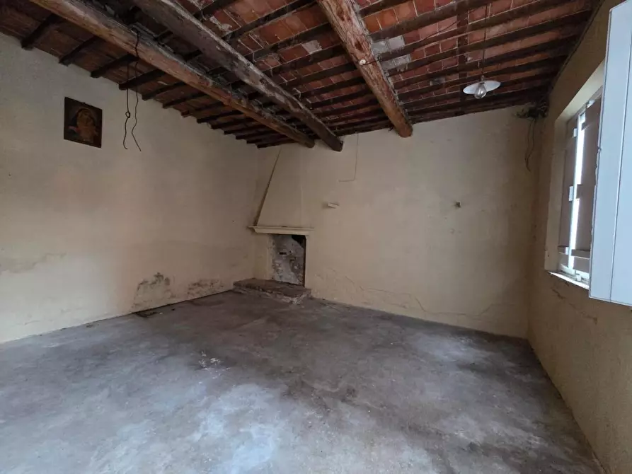 Immagine 14 di Attività artigianale in vendita  a Capannori