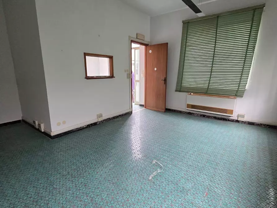 Immagine 16 di Attività artigianale in vendita  a Capannori