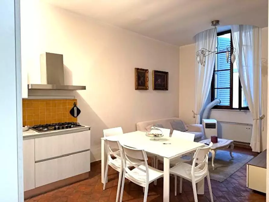 Immagine 1 di Appartamento in vendita  a Siena