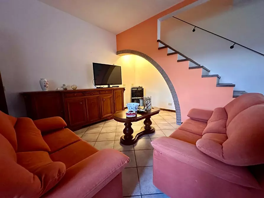 Immagine 3 di Casa semindipendente in vendita  a Crespina Lorenzana