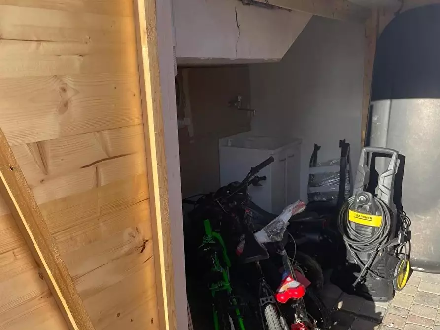 Immagine 6 di Appartamento in vendita  a Camaiore