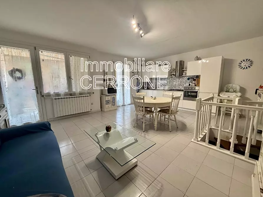 Immagine 3 di Appartamento in vendita  a Cecina