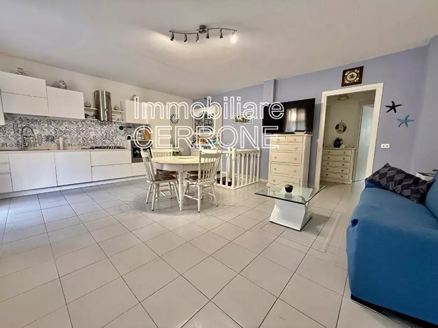 Immagine 1 di Appartamento in vendita  a Cecina