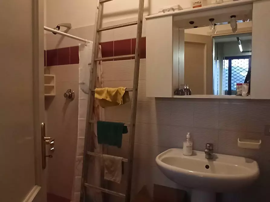 Immagine 13 di Attività artigianale in vendita  a Lucca