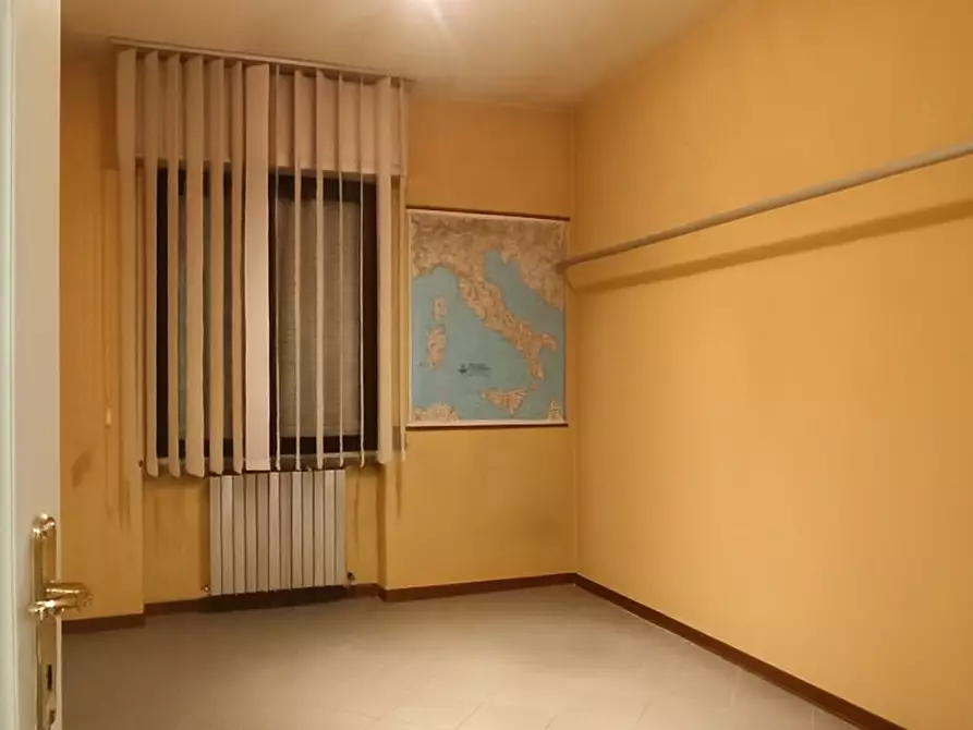 Immagine 16 di Attività artigianale in vendita  a Lucca