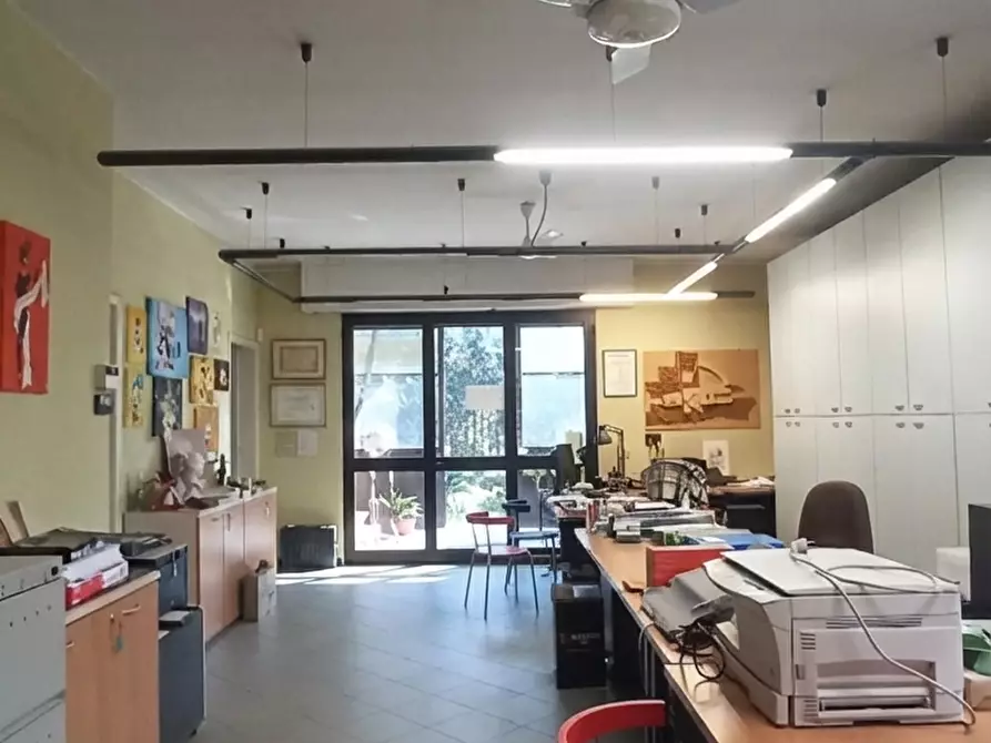 Immagine 14 di Attività artigianale in vendita  a Lucca