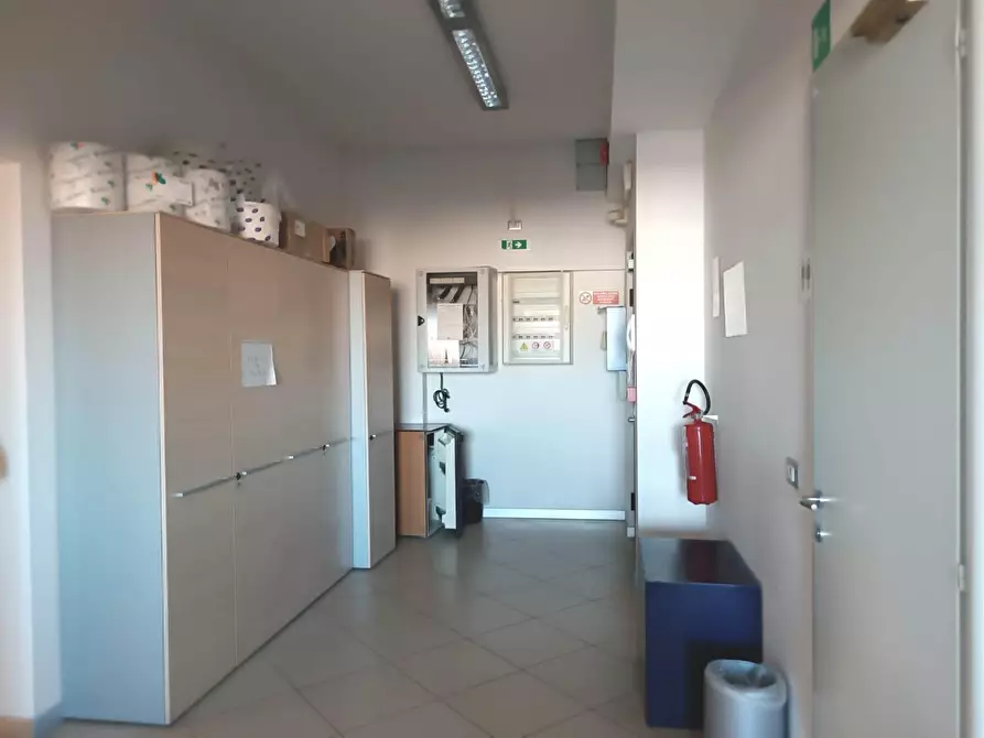 Immagine 9 di Ufficio in affitto  a Pisa