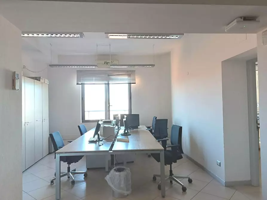 Immagine 2 di Ufficio in affitto  a Pisa