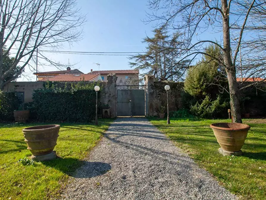 Immagine 3 di Villa in vendita  a San Giuliano Terme