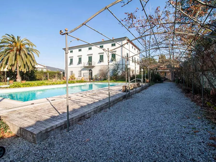 Immagine 11 di Villa in vendita  a San Giuliano Terme