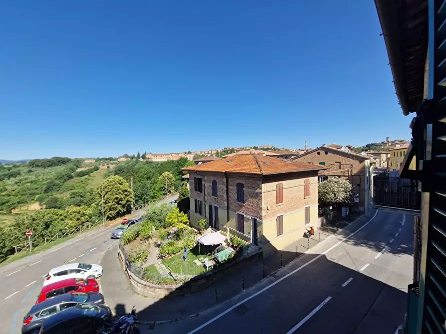 Immagine 15 di Appartamento in vendita  a Siena