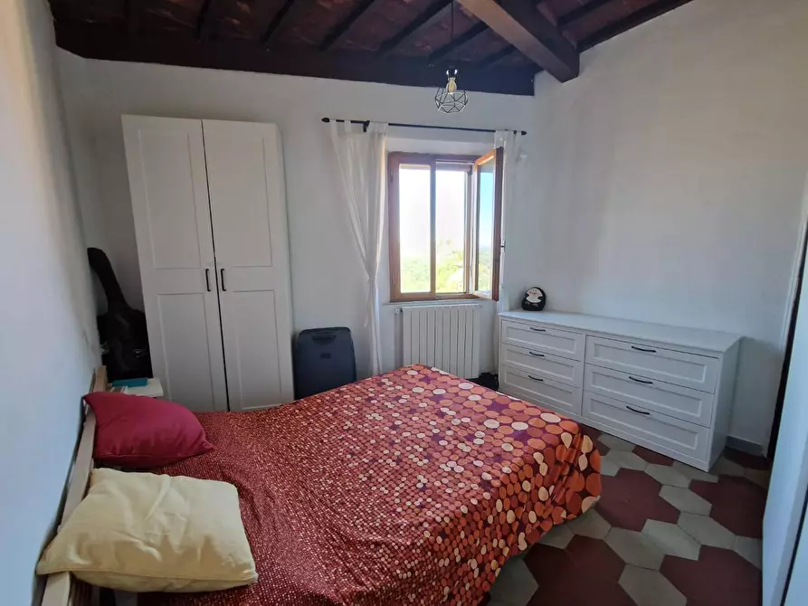 Immagine 11 di Appartamento in vendita  a Siena