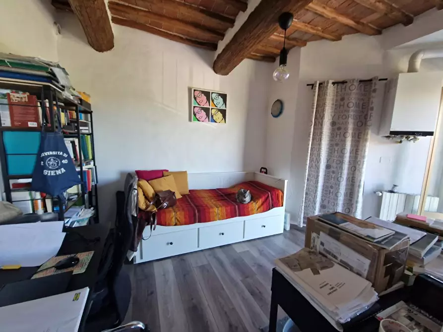 Immagine 14 di Appartamento in vendita  a Siena