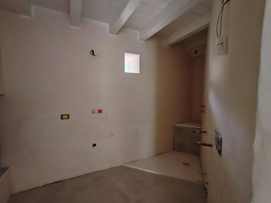 Immagine 8 di Villetta a schiera in vendita  a Massa