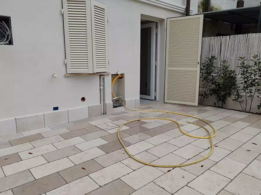 Immagine 4 di Villetta a schiera in vendita  a Massa