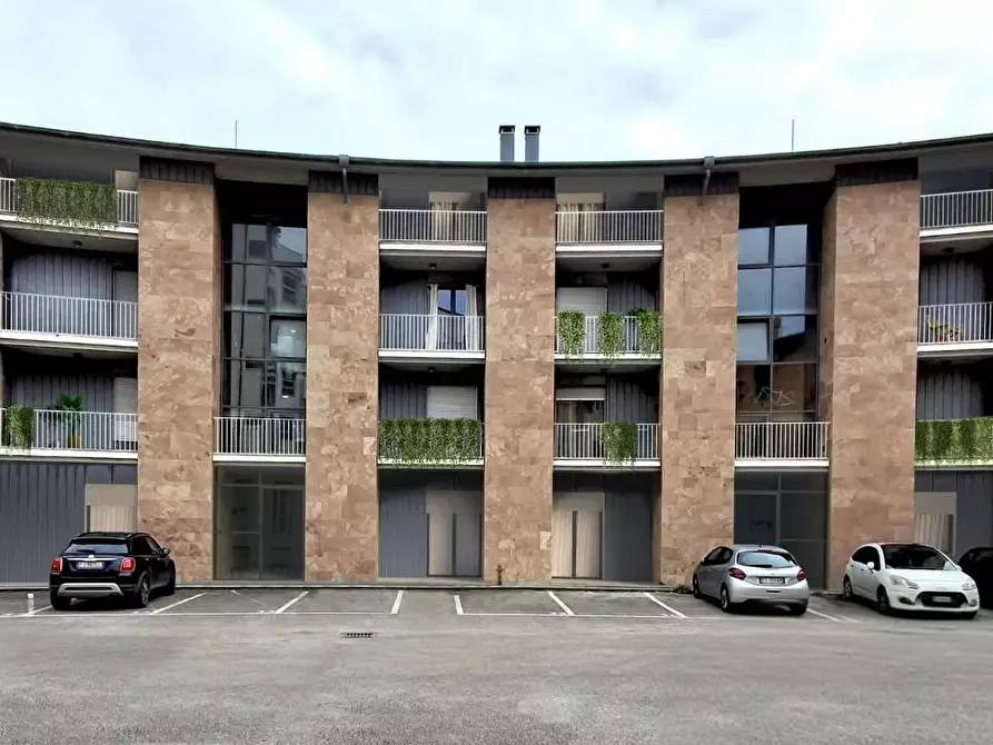 Immagine 1 di Appartamento in vendita  a Pisa