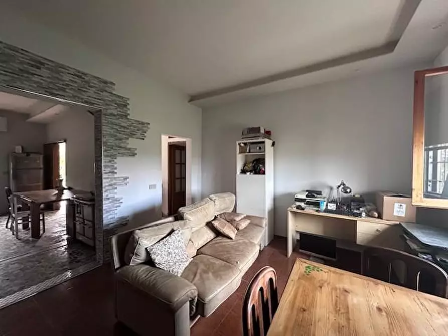 Immagine 10 di Villa in vendita  a Cascina