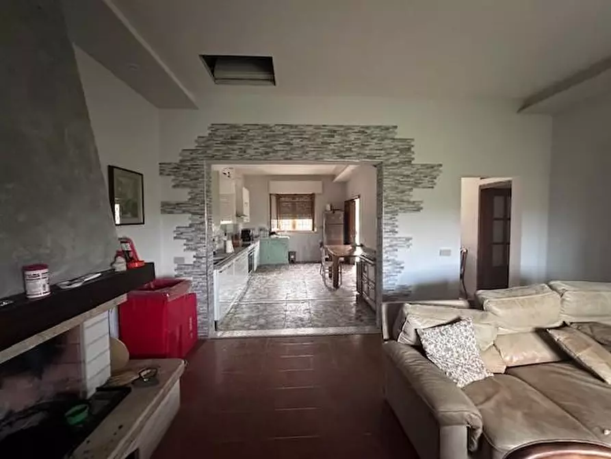 Immagine 12 di Villa in vendita  a Cascina