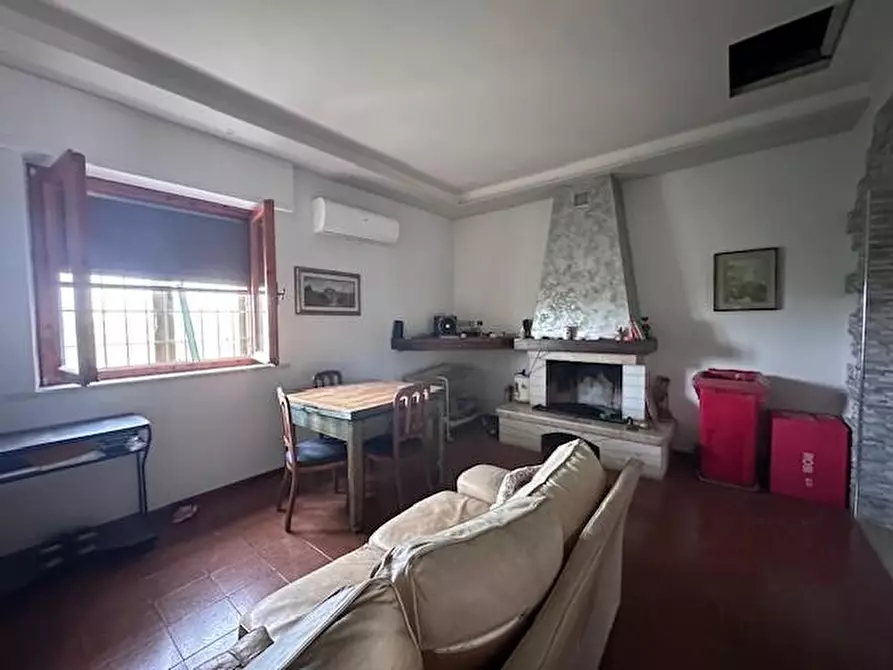 Immagine 8 di Villa in vendita  a Cascina
